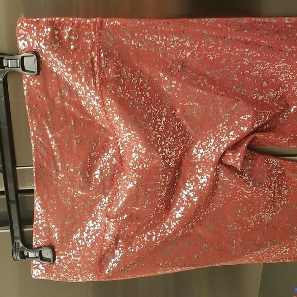 💕SWEATY BETTY💕 Goddess 7/8 Workout Leggings ~ Red Terrazzo Foil Print L NWT - Picture 11 of 16